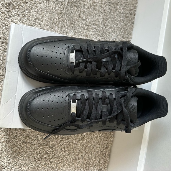 New Mens Air Force 1 Black Size 9 *NEW* - Picture 2 of 4